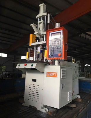 Вертикальная 85-тонная вертикальная пластиковая инжекционная литейная машина PT-150